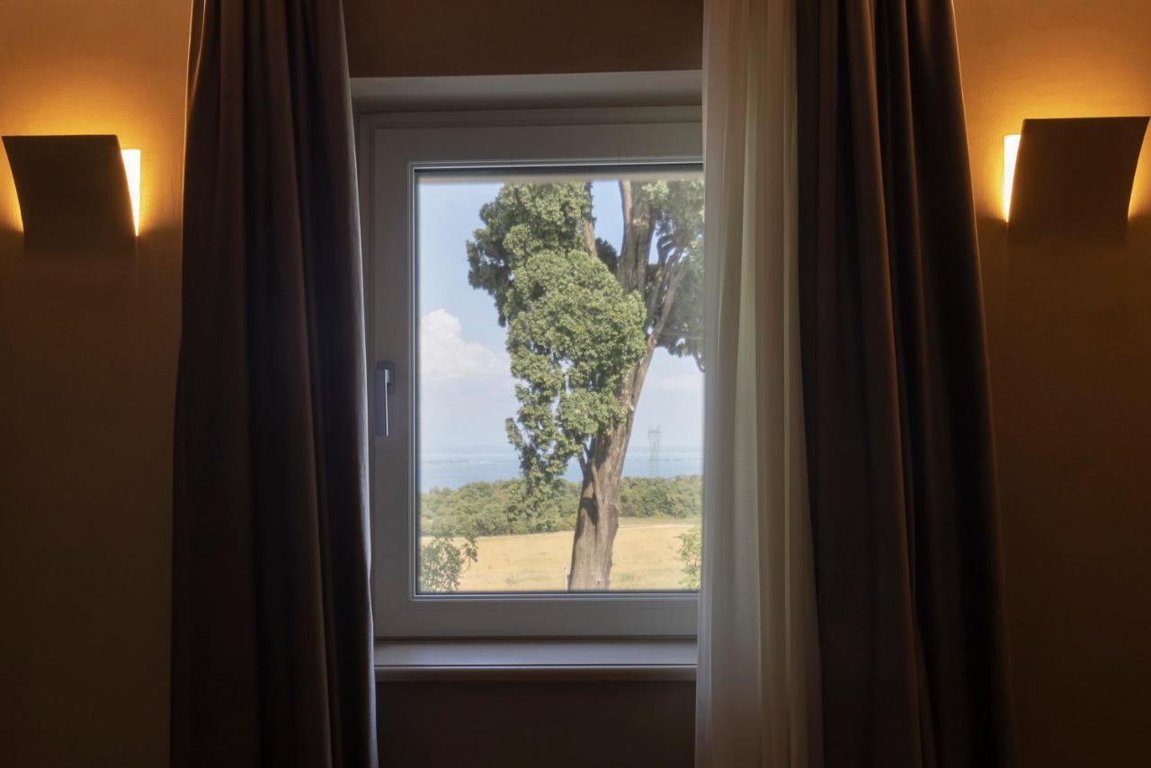 Eremus Relais Aparthotel Lonato Bagian luar foto